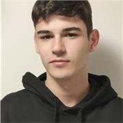 Alumno cursando una carrera con licenciatura en bachiller con matemáticas aplicadas